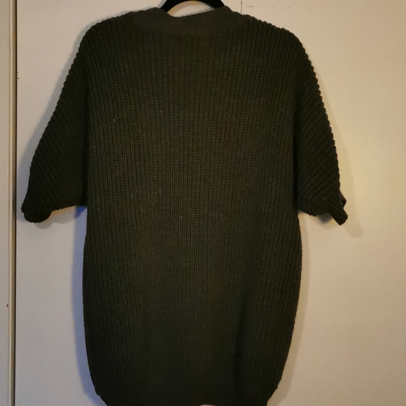 🍄 Street Society  Short sleeve Sweater, Size Large - Picture 8 of 8